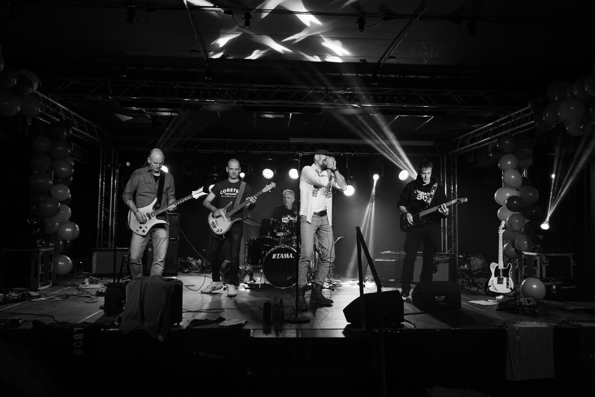 Laidback Old Six live